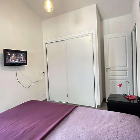 Ferienhaus Maison Calme Avec Jardin Clos, 800m - 2 Chambres, Bbq, Parking Prive, Wifi - Fr-1-224b-116 *