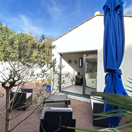 Ferienhaus Maison Calme Avec Jardin Clos, 800m - 2 Chambres, Bbq, Parking Prive, Wifi - Fr-1-224b-116 *