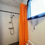 Prázdninový dům Maison Calme Avec Jardin Clos, 800m - 2 Chambres, Bbq, Parking Prive, Wifi - Fr-1-224b-116