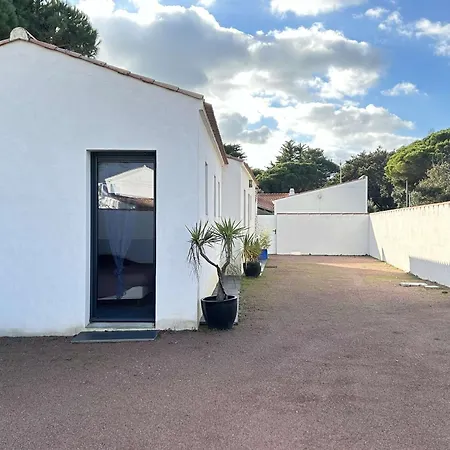 Vakantiehuis Maison Calme Avec Jardin Clos, 800m - 2 Chambres, Bbq, Parking Prive, Wifi - Fr-1-224b-116