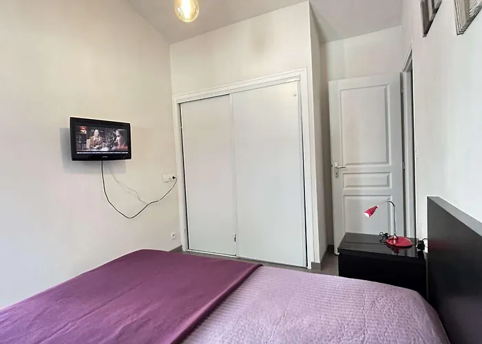 Vakantiehuis Maison Calme Avec Jardin Clos, 800m - 2 Chambres, Bbq, Parking Prive, Wifi - Fr-1-224b-116 *