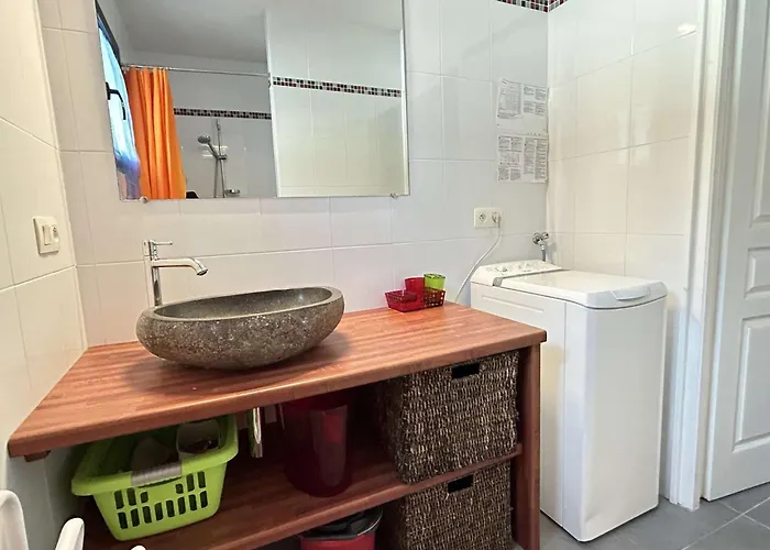 Maison Calme Avec Jardin Clos, 800m - 2 Chambres, Bbq, Parking Prive, Wifi - Fr-1-224b-116 Vakantiehuis