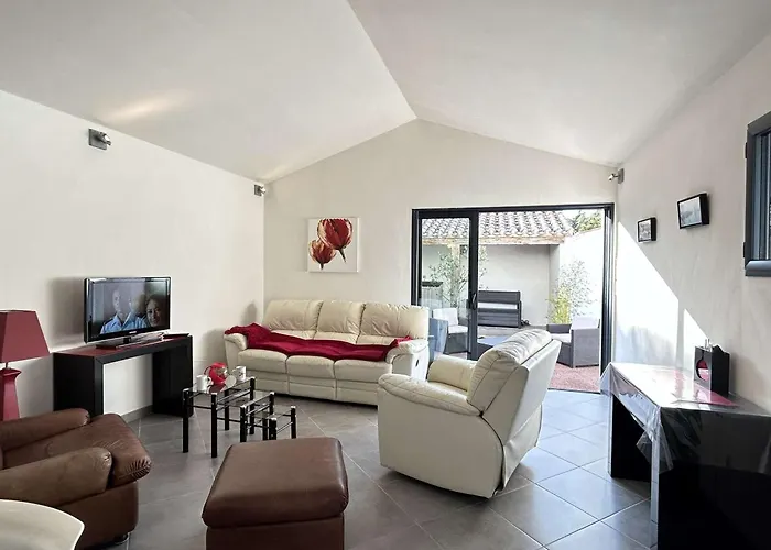 Maison Calme Avec Jardin Clos, 800m - 2 Chambres, Bbq, Parking Prive, Wifi - Fr-1-224b-116 *