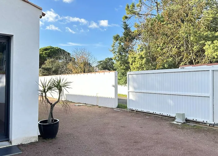Maison Calme Avec Jardin Clos, 800m - 2 Chambres, Bbq, Parking Prive, Wifi - Fr-1-224b-116 Vakantiehuis La Guérinière
