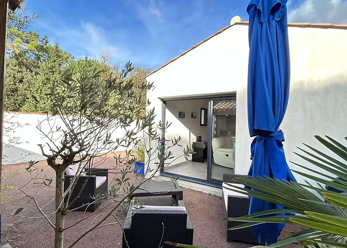 Vakantiehuis Maison Calme Avec Jardin Clos, 800m - 2 Chambres, Bbq, Parking Prive, Wifi - Fr-1-224b-116 *